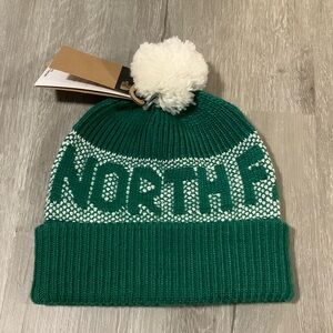 The North Face retro cabin beanie evergreen & white